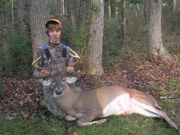 Andy's 9pt hog off one of the food plots. 220lbs undressed